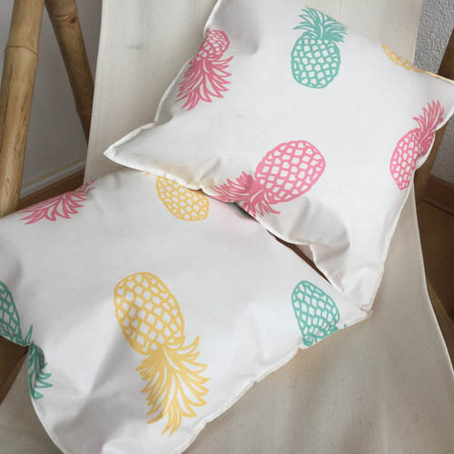 Kissen mit Ananas Muster aus Wachstuch