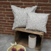 Outdoor Kissen Grau mit Blumenranken 2 Kissen