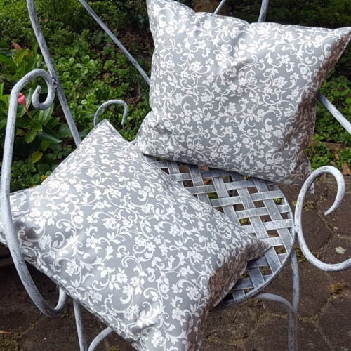 Outdoor Kissen Grau mit Blumenranken