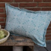 Kissenhülle in Blau mit Ornamenten