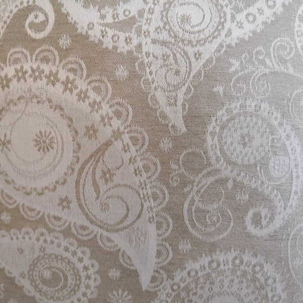 Jacquard Kissenhülle Beige mit creme Ornamenten Closeup