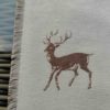 Tischläufer Hirsch mit Herzen creme auf beige