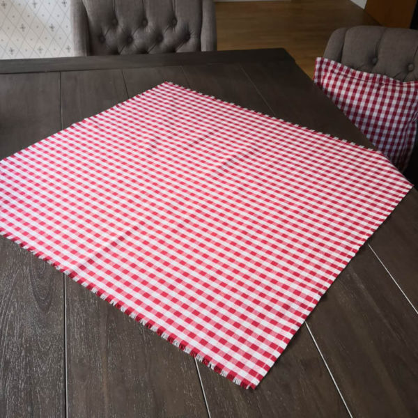 Mitteldecke rot kariert aus Stoff 100x100cm