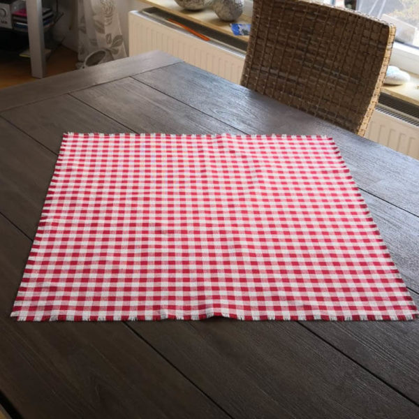 Mitteldecke rot kariert aus Stoff 80x80cm