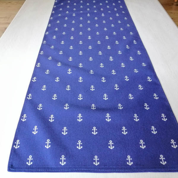 Tischläufer Maritim blau mit weißen Anker
