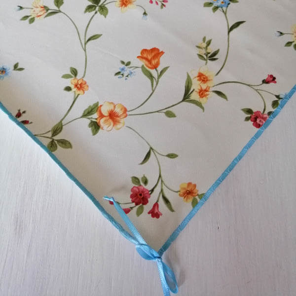 Mitteldecke Sommer - Streublümchen auf beige