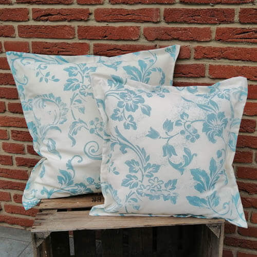 Kissen Blaue Ornamente & weißer Stoff