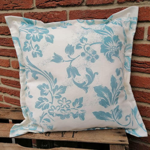 Kissen Blaue Ornamente & weißer Stoff