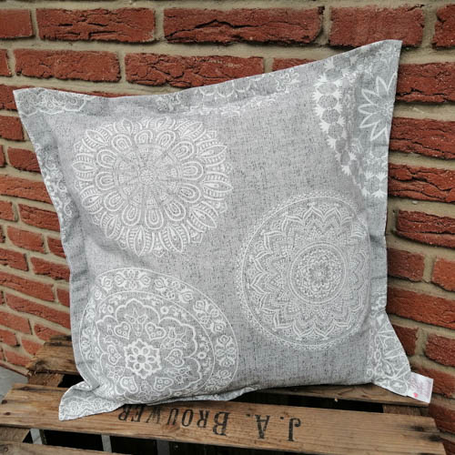 Kissen Mandala Muster aus Baumwollmischung 50x50cm