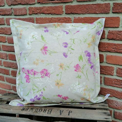 Outdoor Kissenhülle - Blumen auf der Wiese 60x60cm