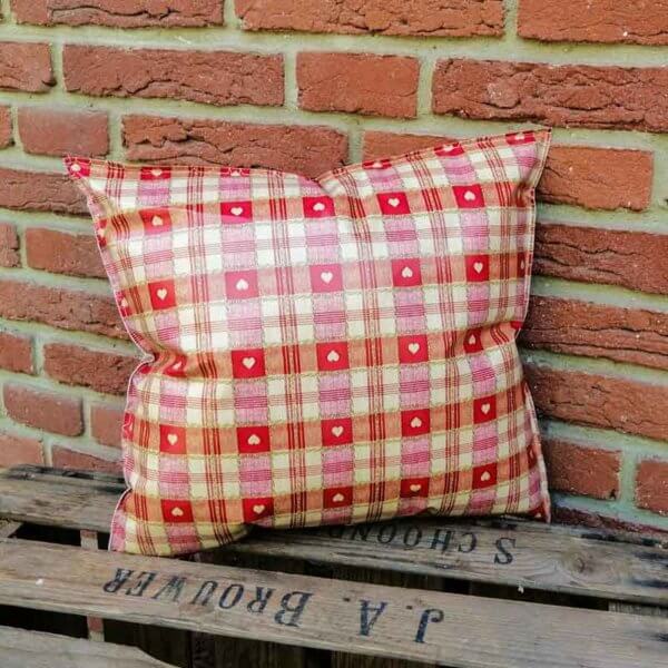 Garten Kissen Xmas rot kariert mit Herzen 35x38cm