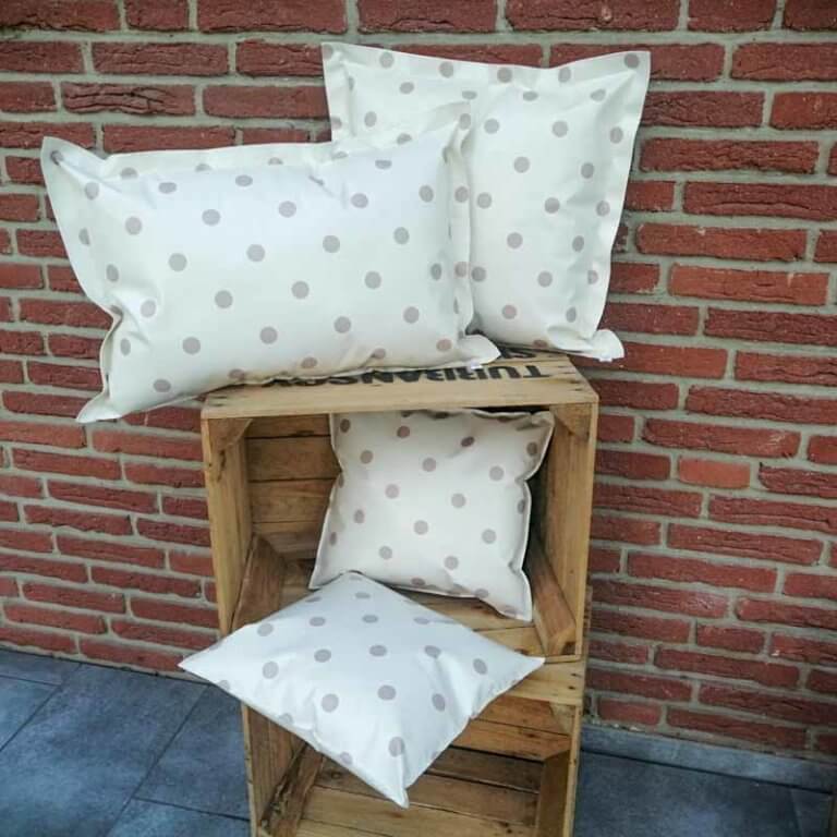 Outdoor und Gartenkissen Kissen für Draußen Mit Liebe dekoriert