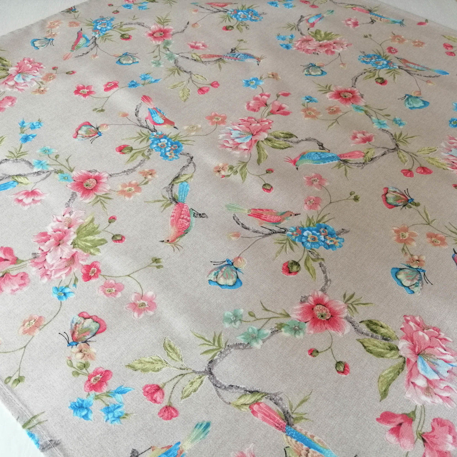 Mitteldecke Motiv Vogel bunt - in vielen Größen / hochwertige Deko für den Tisch