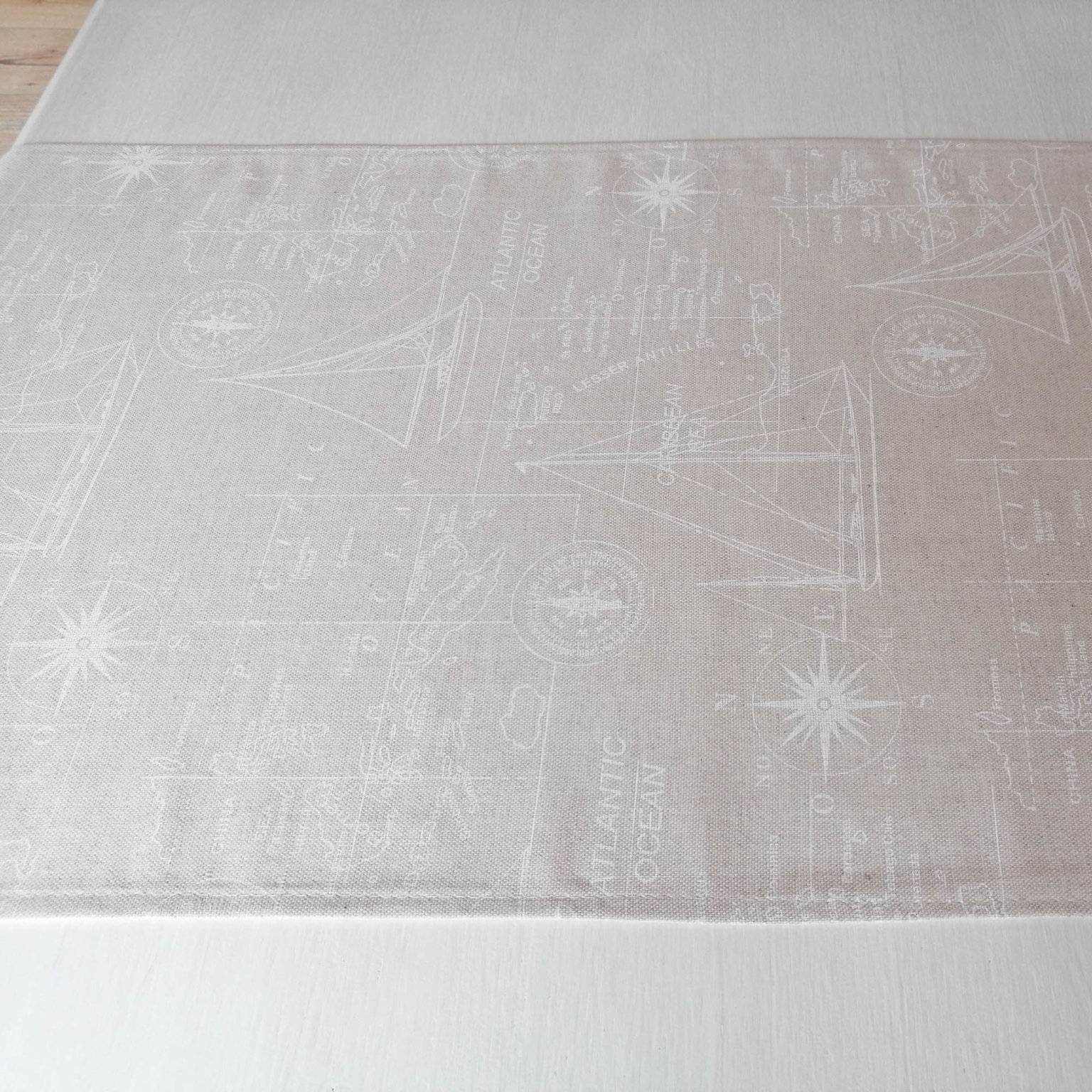 Tischläufer beige & weißen Muster - Maritimes Motiv für die Deko im Haus
