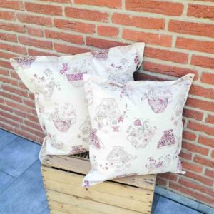 Outdoorkissen Tasse mit Blumen