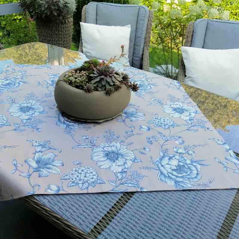 Tischdecke mit blauen Blumen aus beschichteter Baumwolle