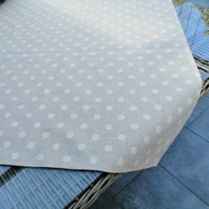 Tischdecke beschichtet beige mit creme Punkten - für den Garten