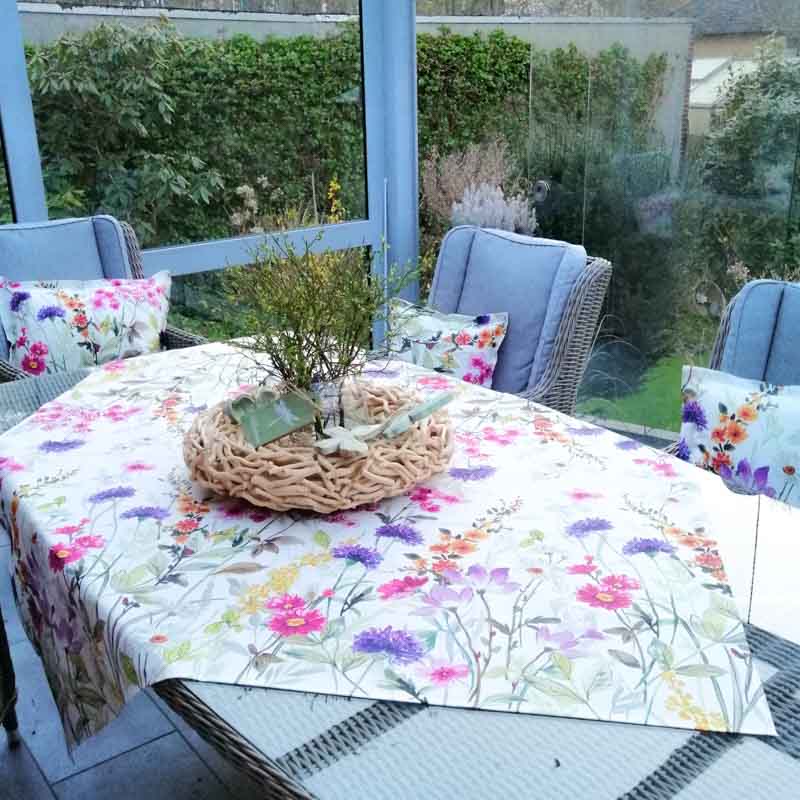 Mitteldecke Blumenwiese für Gartentisch