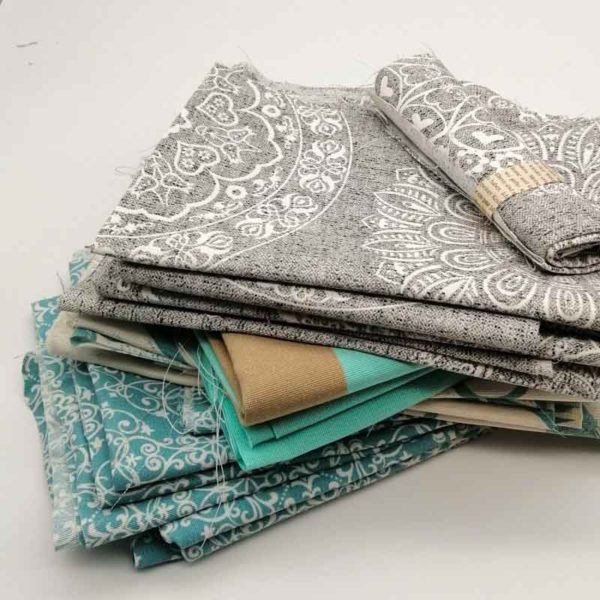 Stoffreste in verschiedenen Motiven und Groessen Ornamente Mix