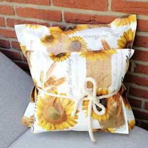 Bundle Outdoorkissen mit Sonnenblumen