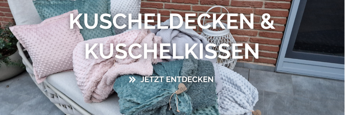 Kuscheldecke mit passenden Kissen