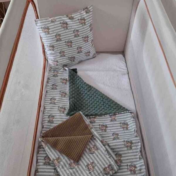 Kinderdecke mit Kissen