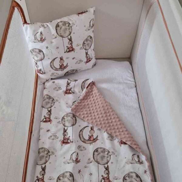 Kinderdecke mit Kissen - Haeschen auf dem Mond