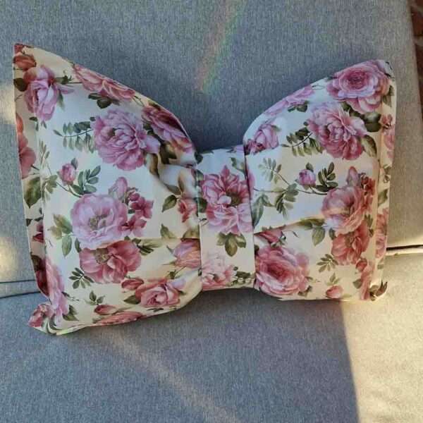 Schleifenkissen aus Wachstuch - Röschen